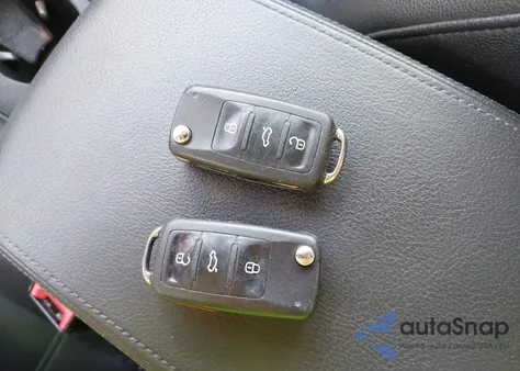 2015 Volkswagen Passat 1.8T Limited Edition z USA, uszkodzony, nr VIN 1VWAT7A36FC116658